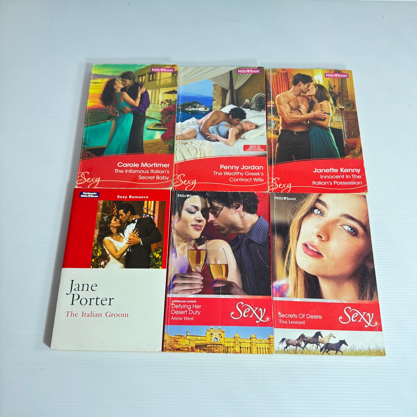 Mills & Boon Sexy Book Bundle x 6 Books (3150)
