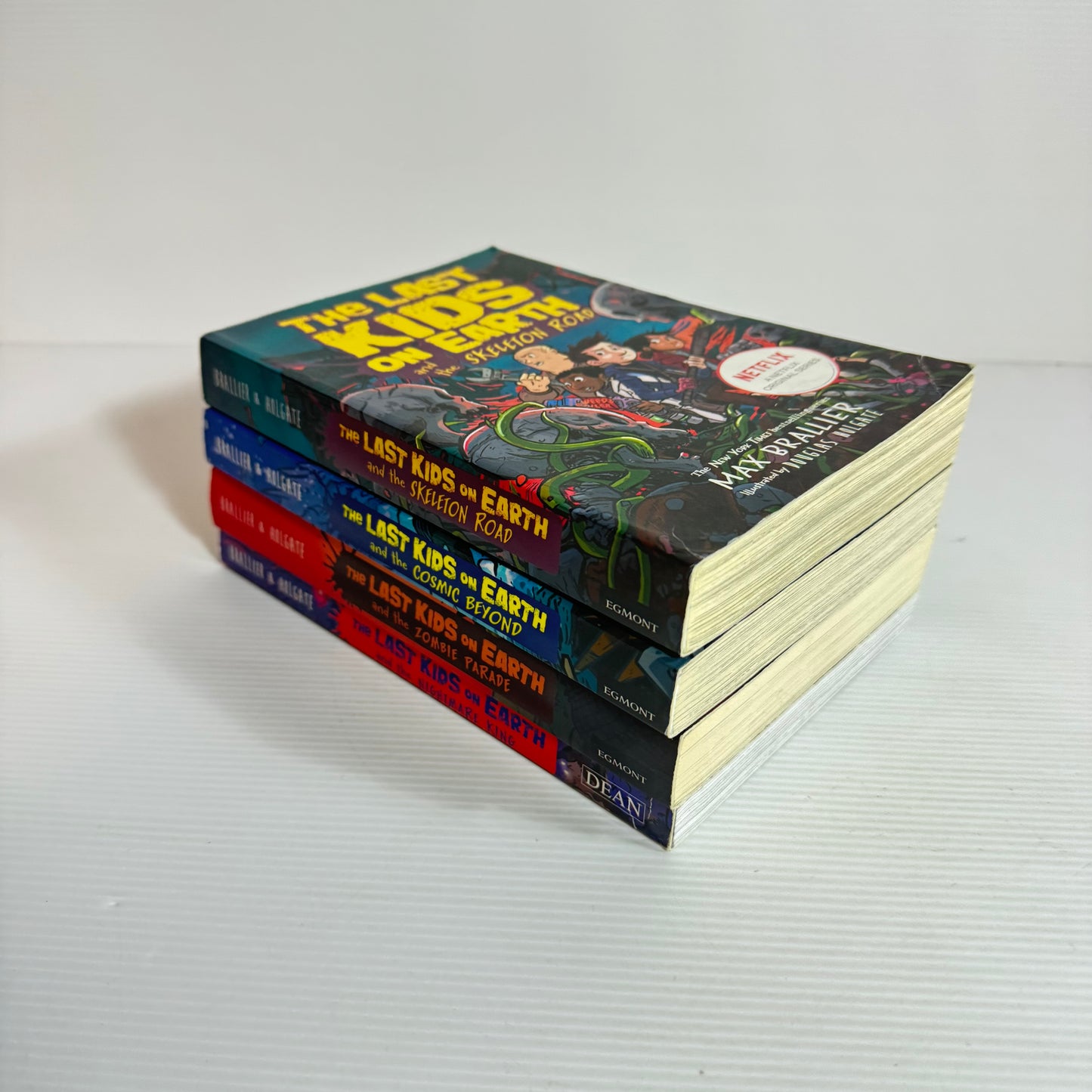 The Last Kids On Earth - Max Brallier Book Bundle x 4 Books : Skeleton Road, Cosmic Beyond, Zombie Parade, The Nightmare King(3264)