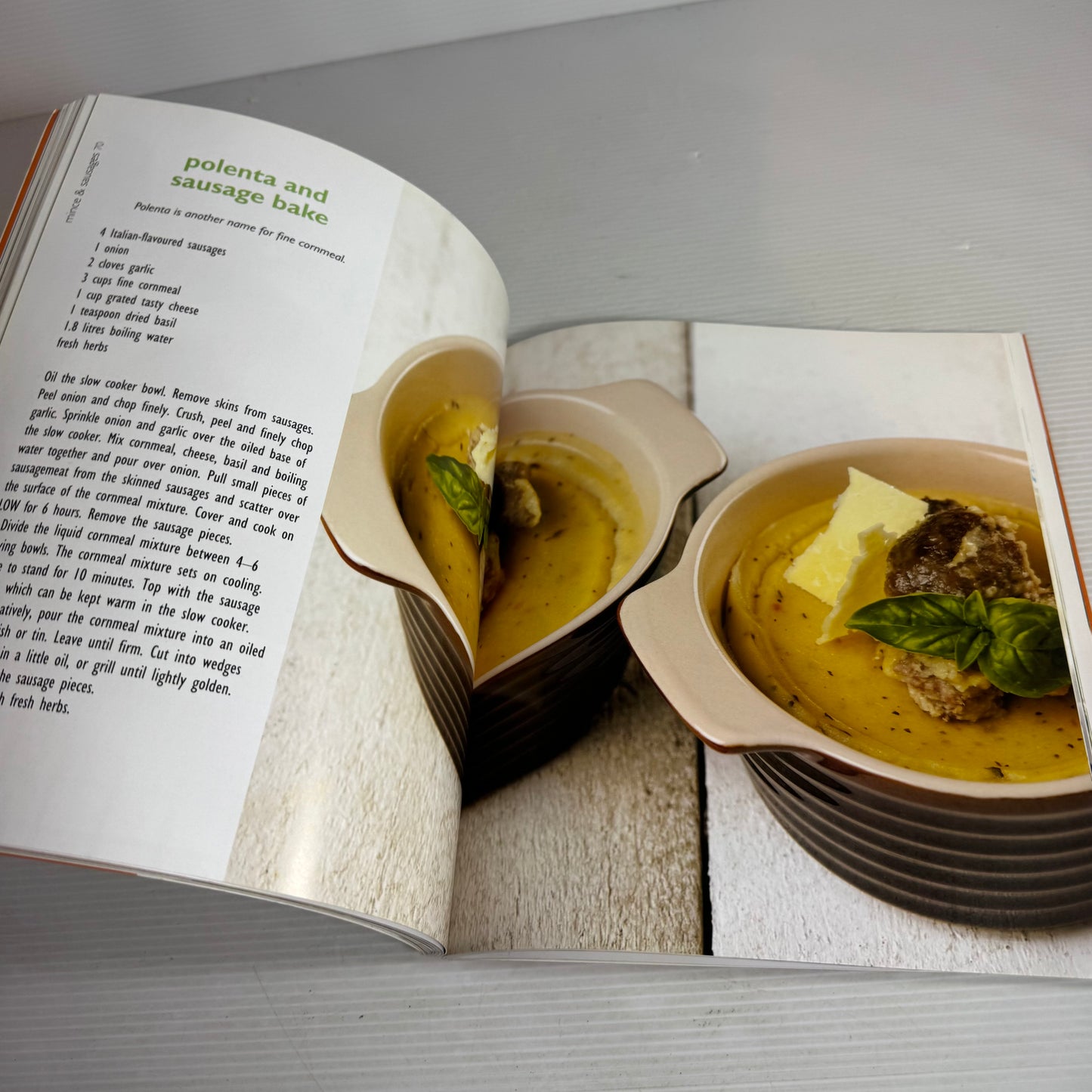 Crockpot & Slow Cooker Cookbook Bundle x 3 : Robyn Martin's Easy Budget Recipes, Robyn Martin's Simply Delicious Recipes, Keep Calm and Slow Cook (2905)