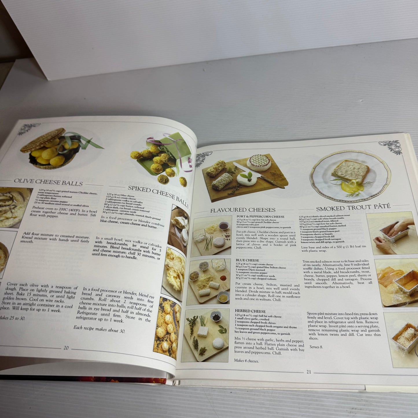 Christmas Cookbook Bundle x 2 : The Complete Christmas Cookbook & The Christmas Cookbook(2904)