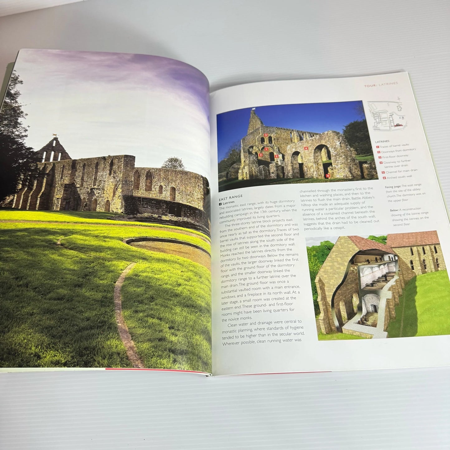 Historic Houses Book Bundle x 2 Books : Haddon Hall & Battle Abbey and Battlefield - English Heritage (725)