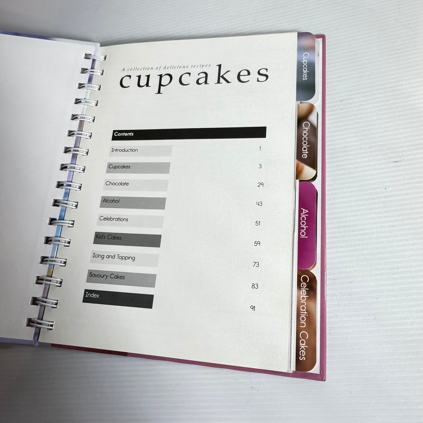 Cupcake Book Bundle x 3 Books : 500 Cupcakes, Cupcakes, A Collection of Delicious Recipes Cupcakes(3210)