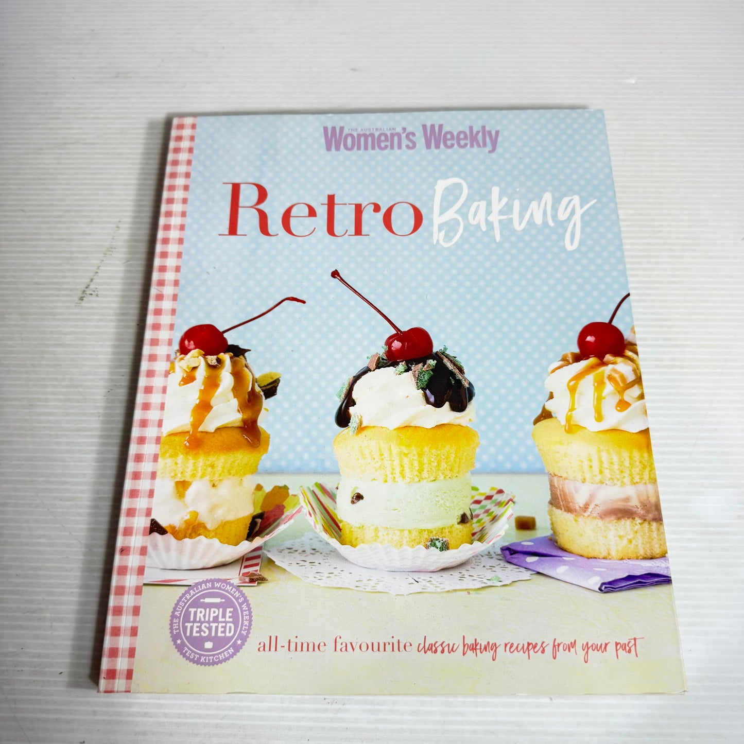 Cupcake Book Bundle x 3 : Make, Bake and Decorate Cupcakes - Nancy Lambert, Retro Baking - The Australian Women's Weekly, Celebrate with Mini Cakes - Lindy Smith (3049)