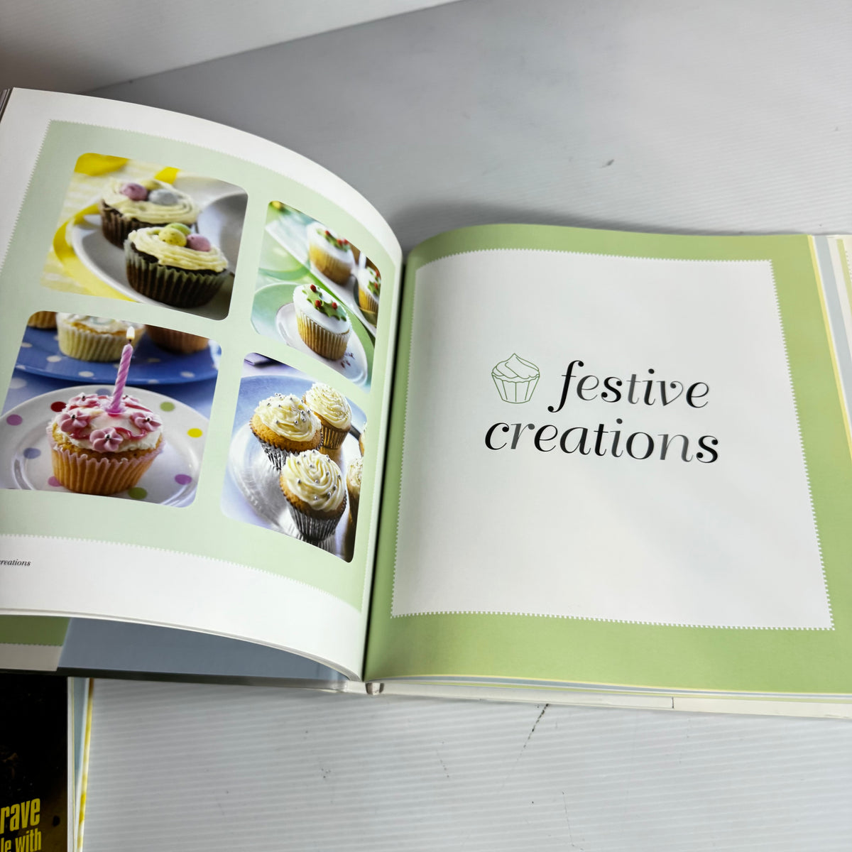 Cupcake Book Bundle x 3 : Fairy Cakes - Hamlyn, Zombie Cupcakes - Zilly Rosen, Cupcakes - Susanna Tee(3221)