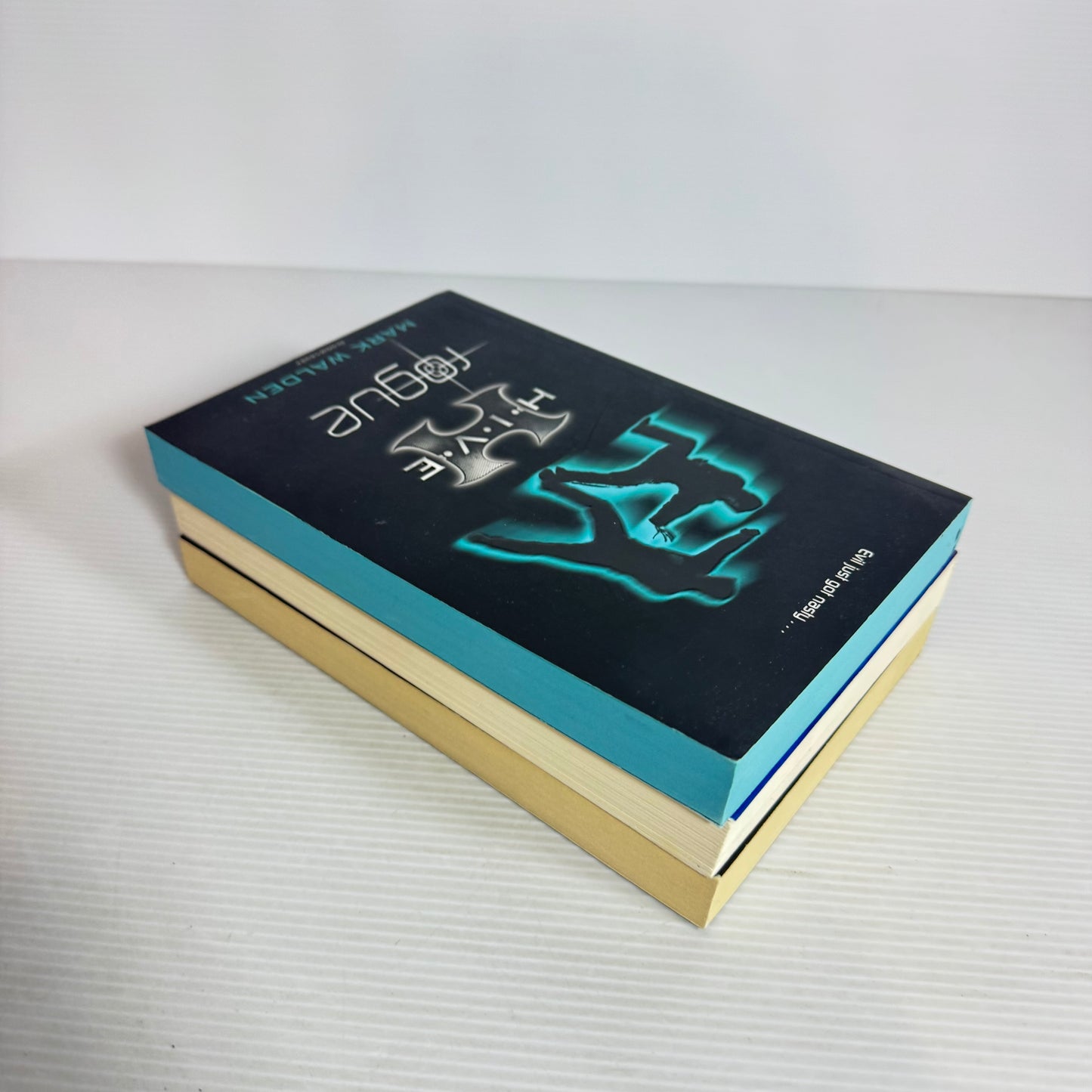 Young Adult Book Bundle x 3 Books : HIVE: Rogue, Traces : Roll Call, Meltdown (2496)