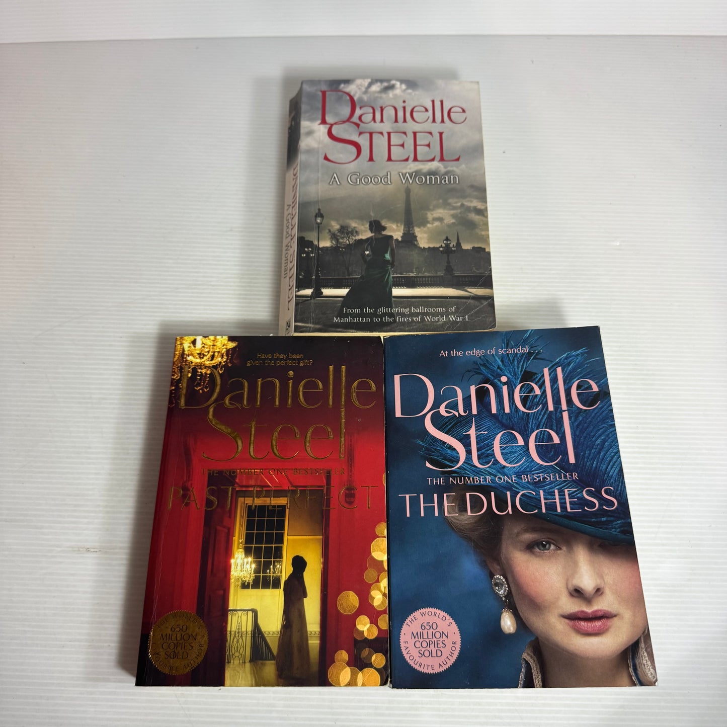 Danielle Steel Medium Paperback Book Bundle x 3 : The Duchess, Past Perfect, A Good Woman(2824)