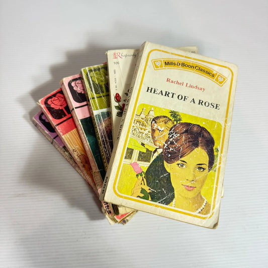 Mills & Boon Vintage Book Bundle x 6 Books : Mixed Themes (2366)