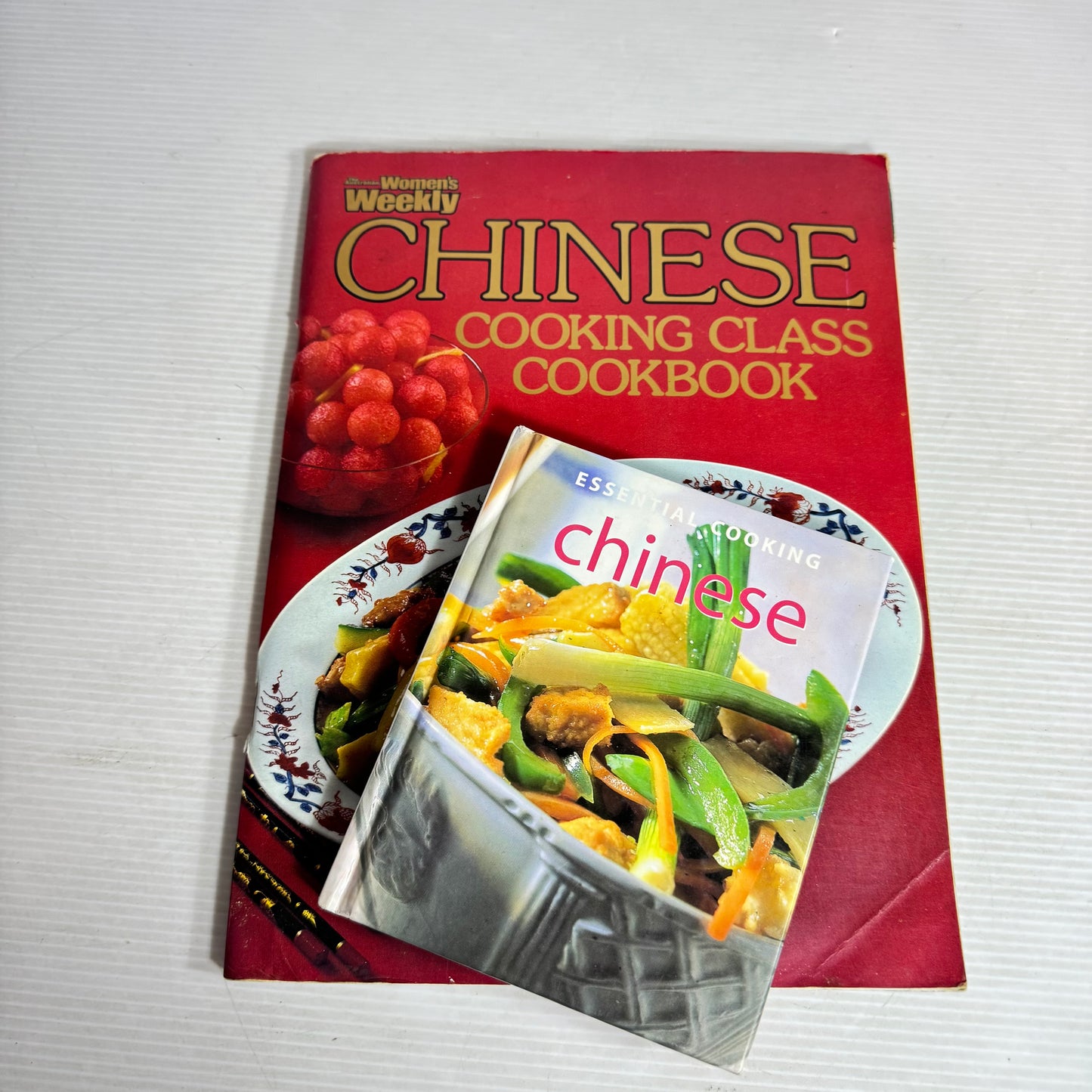 Chinese Cookbook Bundle x 2 : Chinese Essential Cooking & The Australian Women's Weekly Chinese Cooking Class Cookbook(3040)