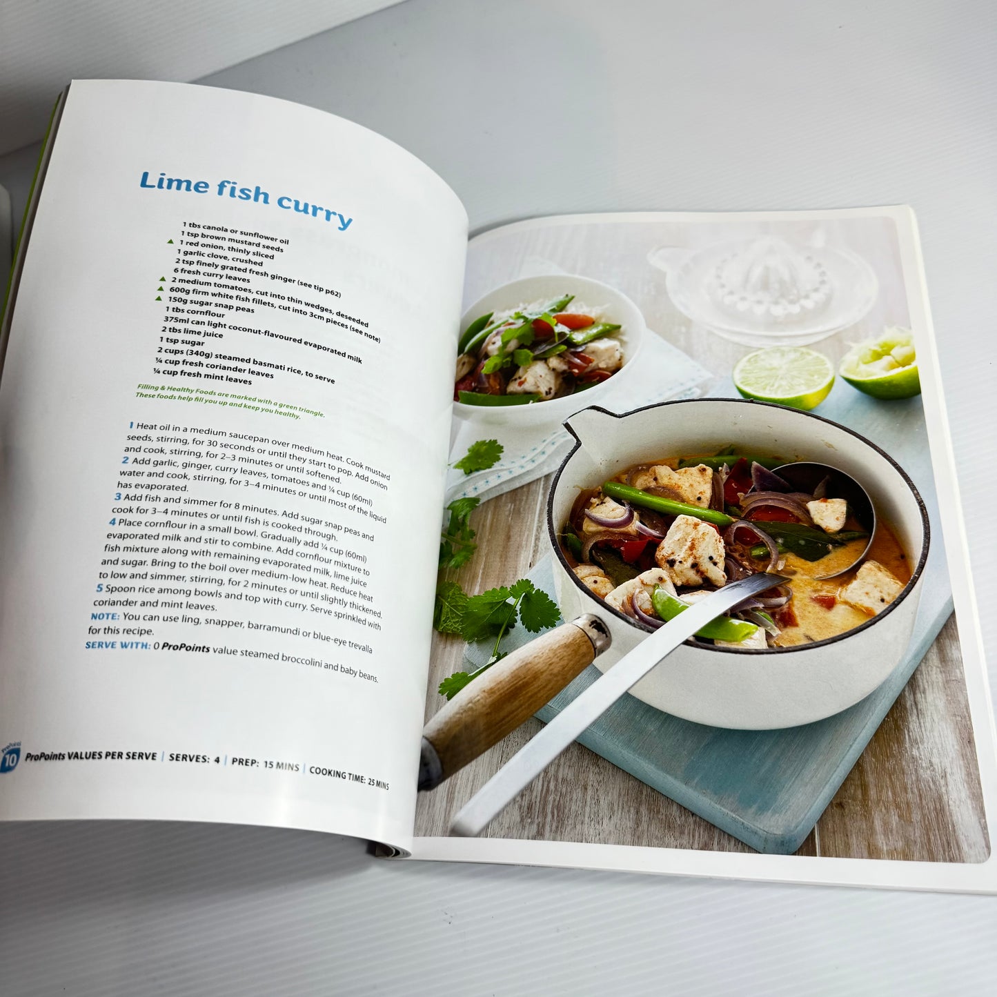 Weight Watchers Book Bundle x 4 : Programme Cookbook, Cook Easy, Cook Tasty, Eat & Enjoy (3105)