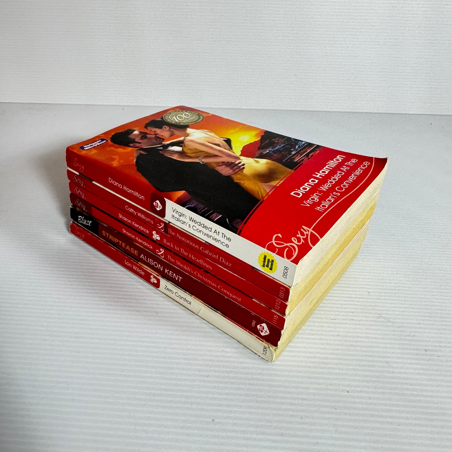 Mills & Boon Sexy and Blaze Book Bundle x 6 Books (3148)