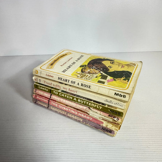 Mills & Boon Vintage Book Bundle x 6 Books : Mixed Themes (2366)