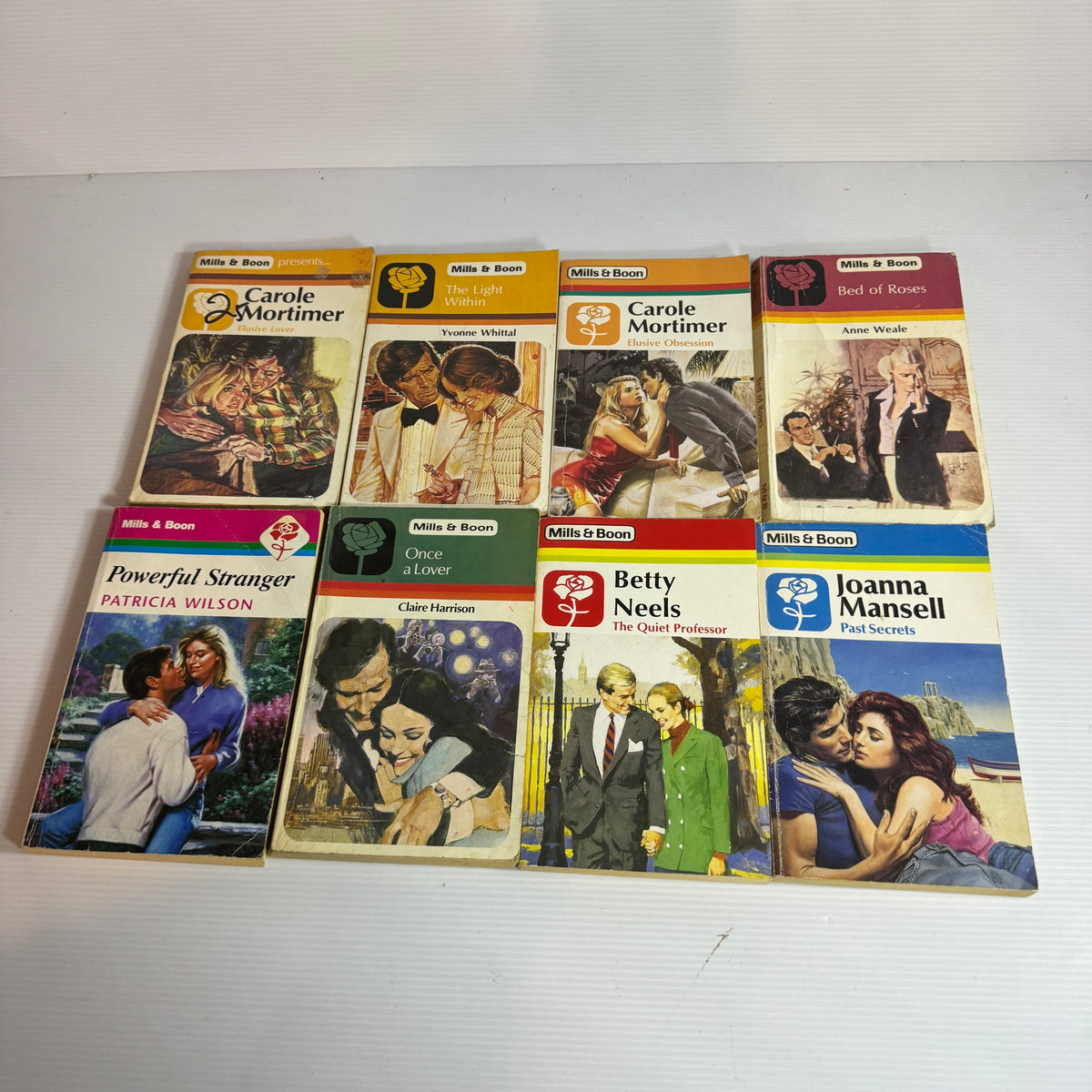 Mills & Boon Vintage Book Bundle x 8 Books (3284)