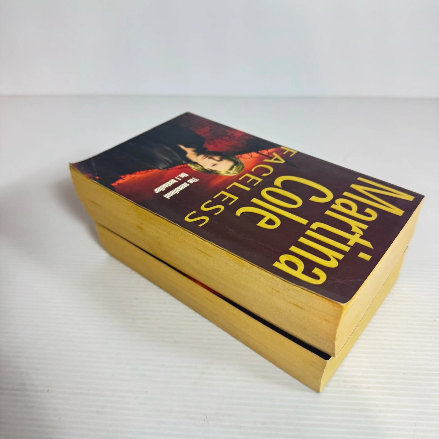 Martina Cole Book Bundle x 2 : Dangerous Lady & Faceless (2295)