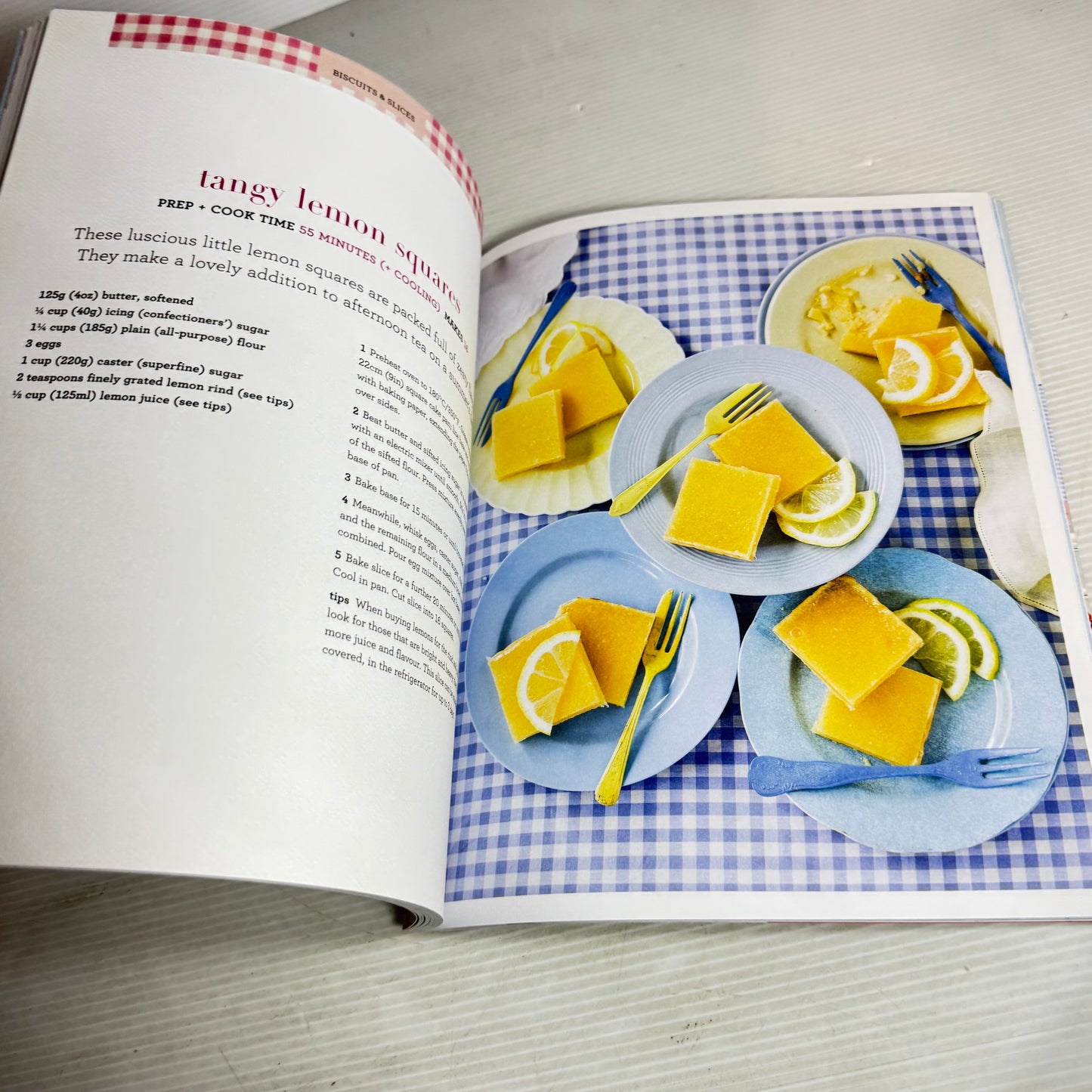 Cupcake Book Bundle x 3 : Make, Bake and Decorate Cupcakes - Nancy Lambert, Retro Baking - The Australian Women's Weekly, Celebrate with Mini Cakes - Lindy Smith (3049)