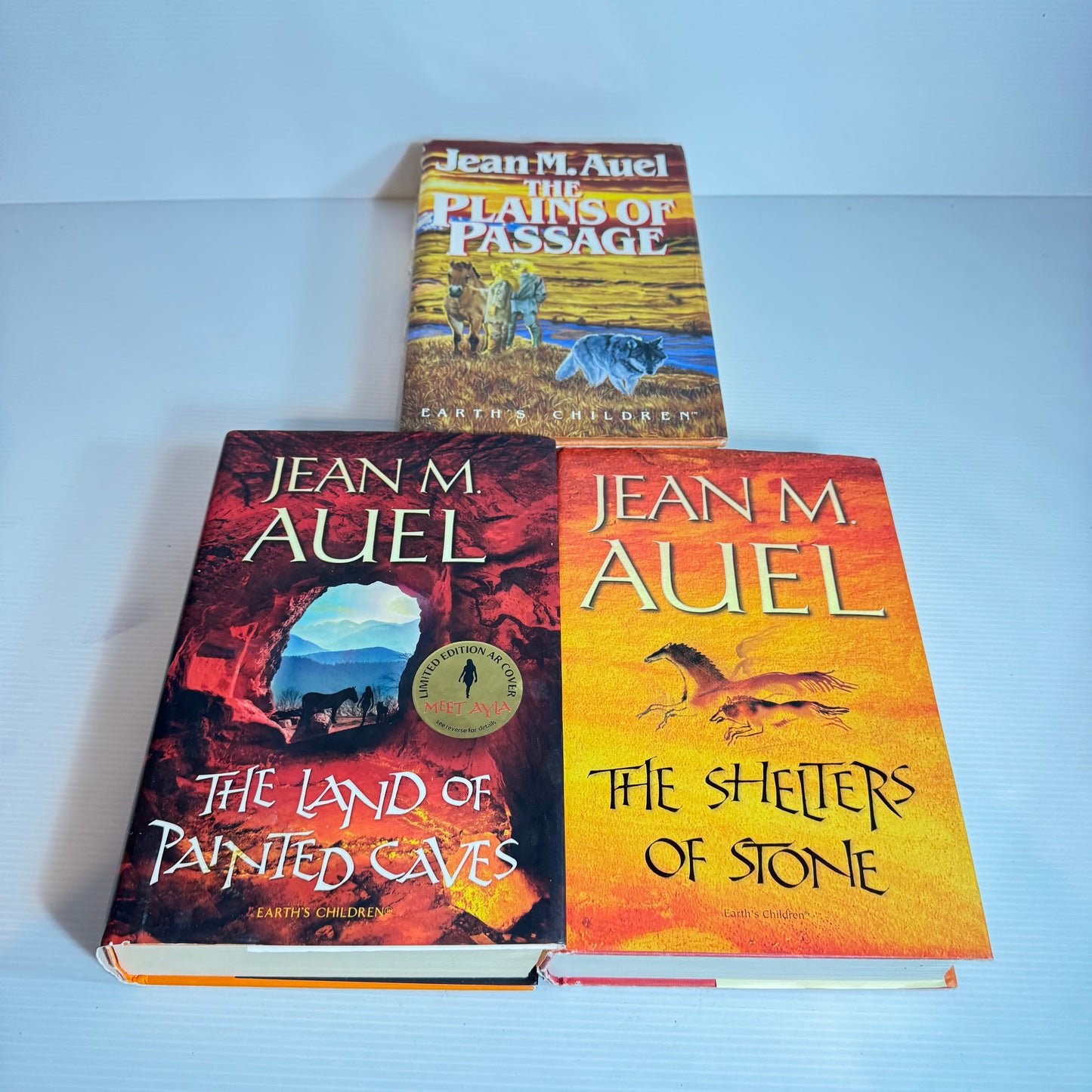 Jean M. Auel Book Bundle x 3 Books (2445)