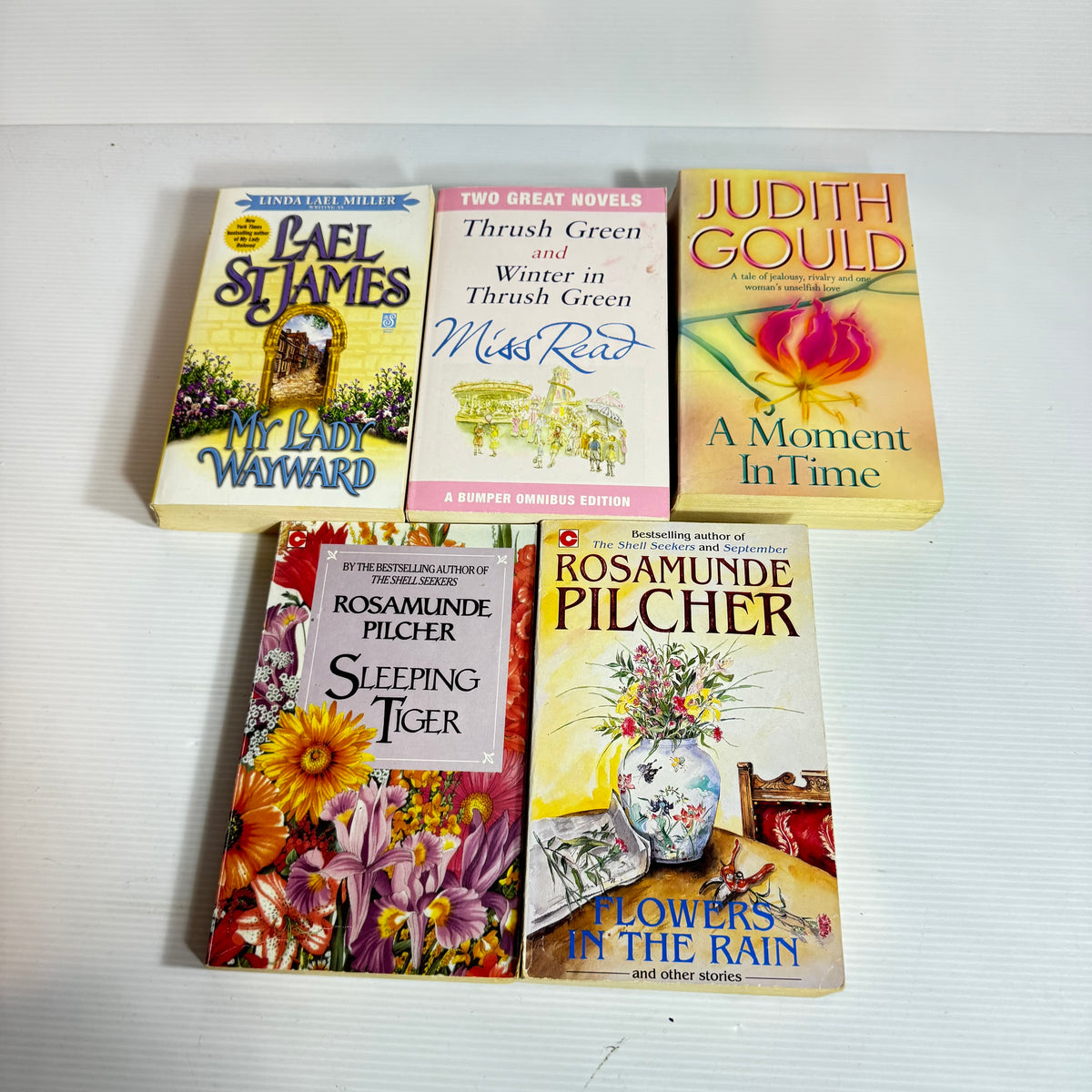 Contemporary Romance Bundle x 5 : Flowers in the Rain & Sleeping Tiger - Rosamunde Pilcher, Thrush Green & Winter in Thrush Green - Miss Read, A Moment In Time - Judith Gould, My Lady Wayward - Lael St James(3383)