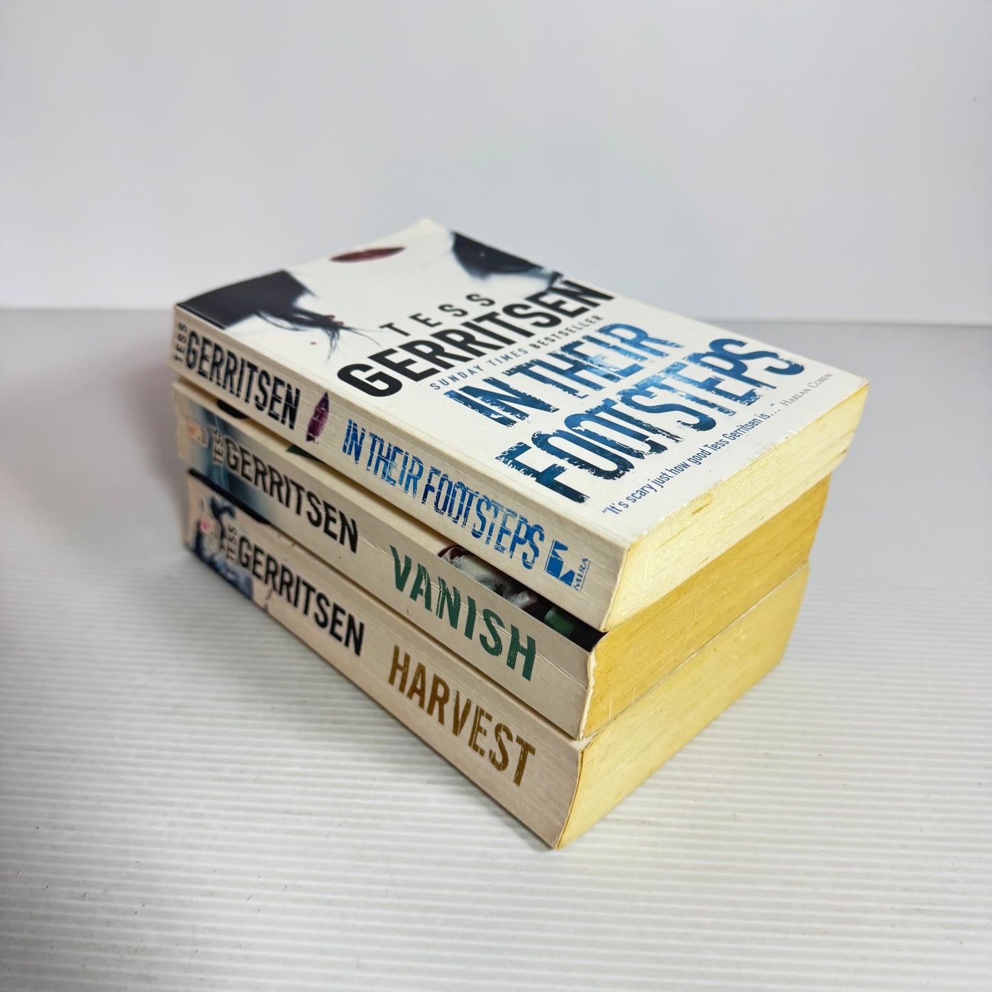 Tess Gerritsen Book Bundle x 3 : In Their Footsteps, Vanish, Harvest (2480)