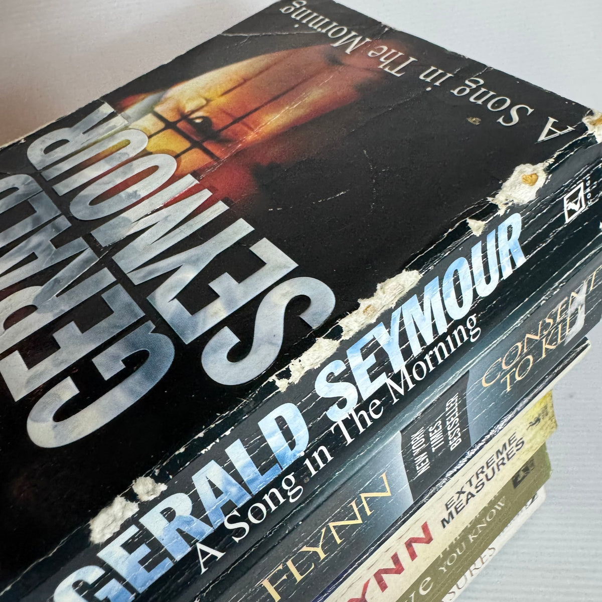 Crime Bundle x 6 : Rose - Martin Cruz Smith, A Song in The Morning - Gerald Seymour, The Devil You Know - Louise Bagshawe, Absolute Measures - Humphrey Hawksley, Extreme Measures & Consent To Kill  - Vince Flynn, (3455)
