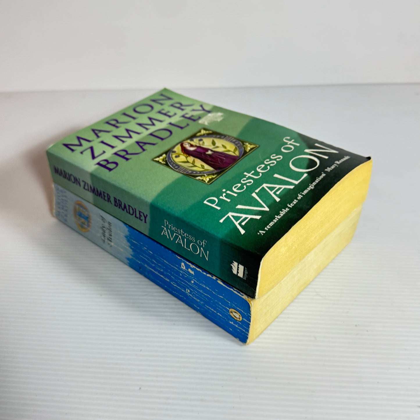 Marion Zimmer Bradley Book Bundle x 2 Books : Priestess of Avalon & Lady of Avalon (3132)