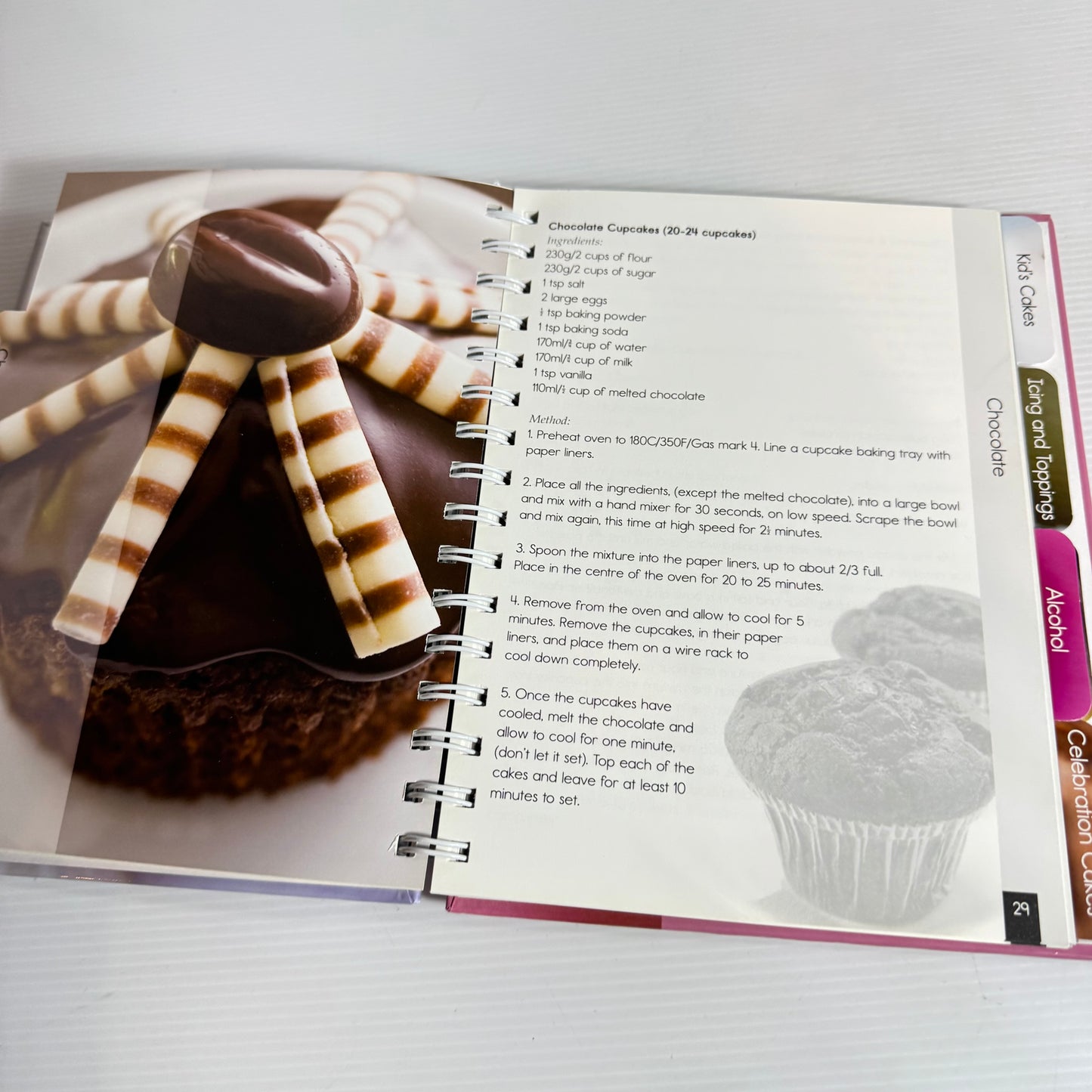 Cupcake Book Bundle x 3 Books : 500 Cupcakes, Cupcakes, A Collection of Delicious Recipes Cupcakes(3210)