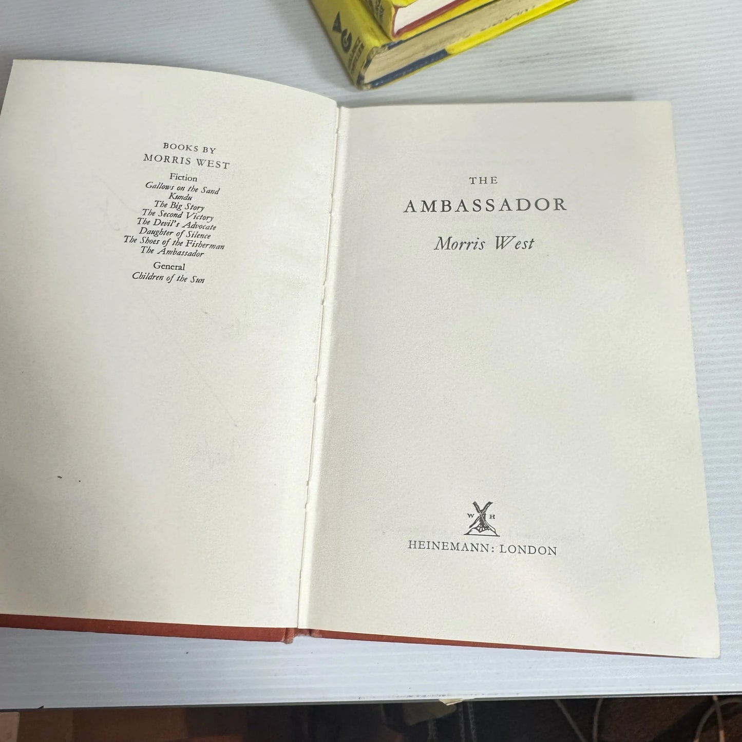 Vintage Crime Thriller Book Bundle x 4 Books : Mixed Authors (Vintage 1960's-1980's) (2260)