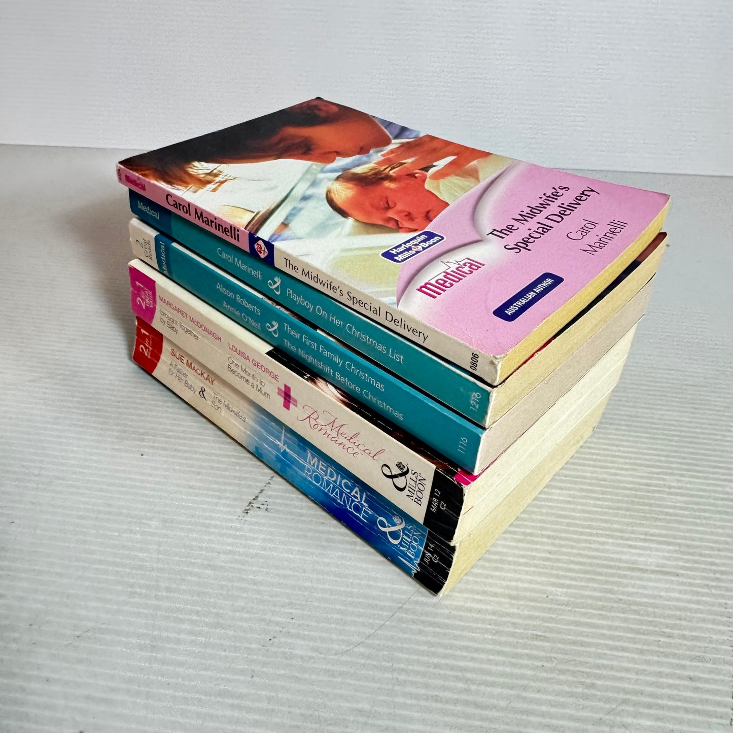 Mills & Boon Medical Romance Bundle x 5 Books 8 Stories (3022)