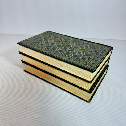 H.G. Wells Book Bundle x 3 Books 4 x Stories (Vintage 1969) (2523)