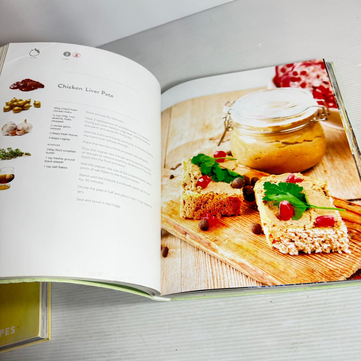 6 Ingredients or Less Cookbook Bundle x 2 : Healthy Family & 15 Minute Meals (2937)