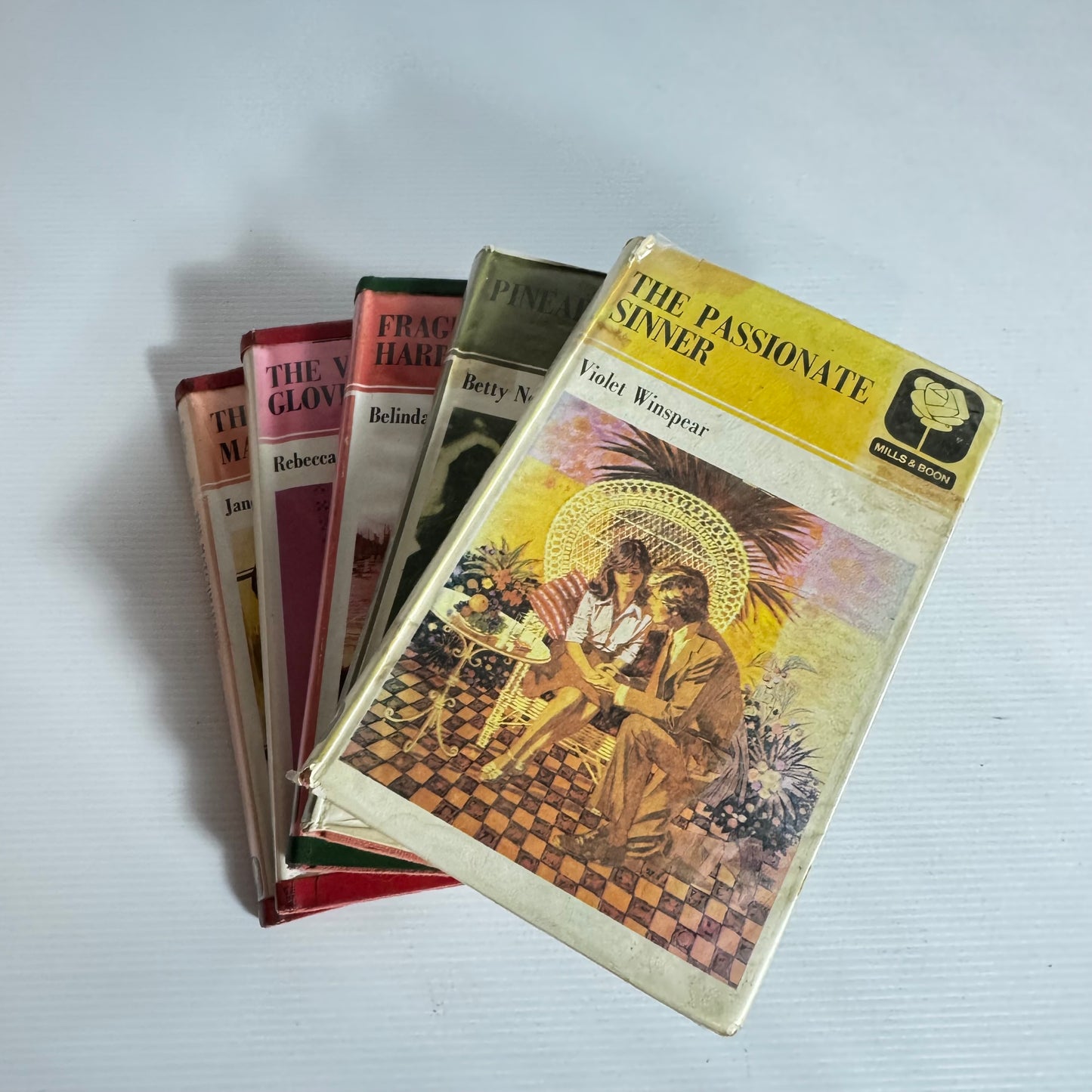Mills & Boon Vintage Medium Hardcover Book Bundle x 5 Books (Vintage 1977) (3186)
