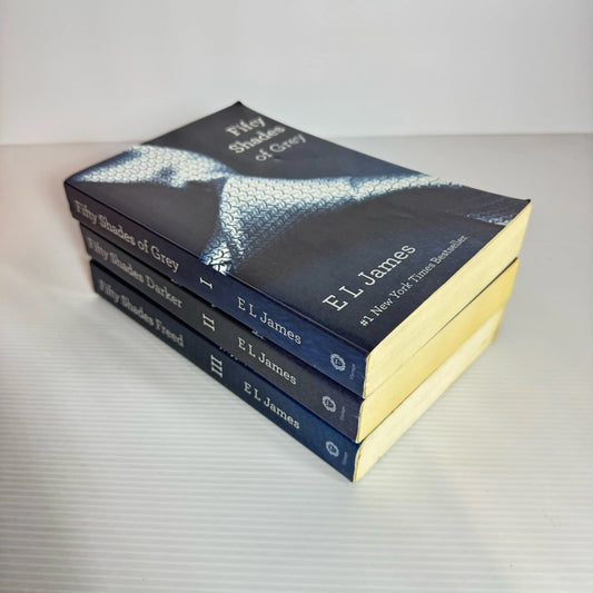 Fifty Shades of Grey Book Bundle x 3 Books : Fifty Shades of Grey, Fifty Shades Darker & Fifty Shades Freed - E L James (2189)