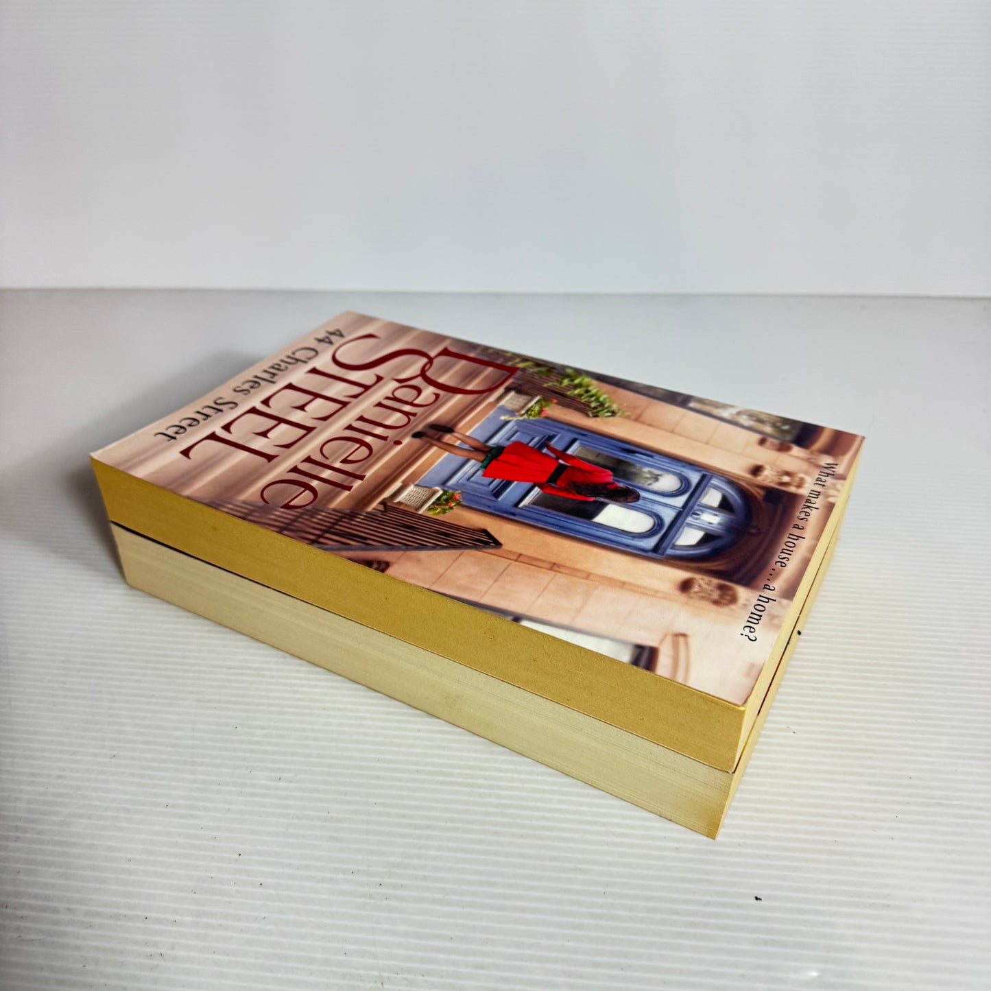 Danielle Steel Book Bundle x 2 Books : The Sins of the Mother & 44 Charles Street (2458)