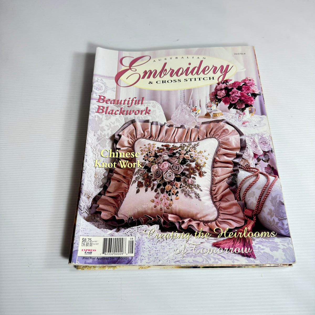 Embroidery & Cross Stitch Magazine Bundle x 9 Magazines (3238)