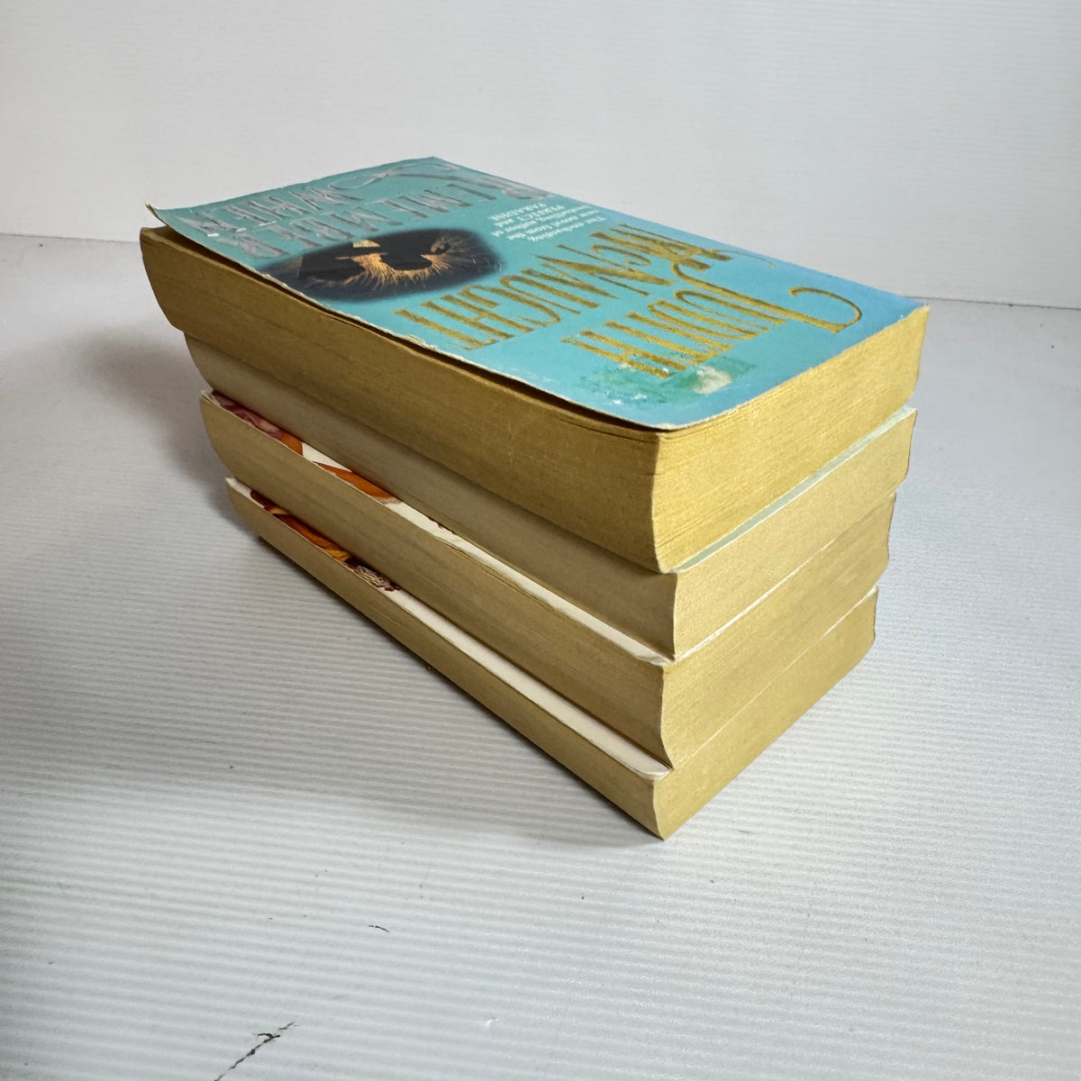 Judith McNaught Bundle x 4 : Remember When, Until You, A Kingdom of Dreams, Almost Heaven (3409)