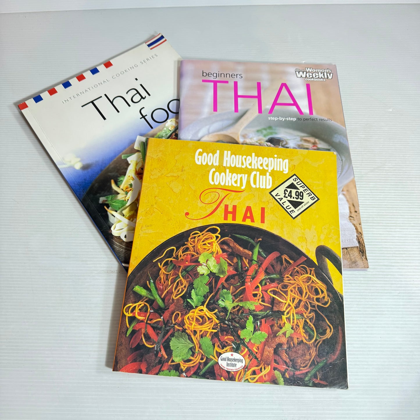 Thai Cookbook Bundle x 3 : Good Housekeeping Cookery Club Thai, Australian Women's Weekly Beginners Thai, International Cooking Series Thai Food(2927)