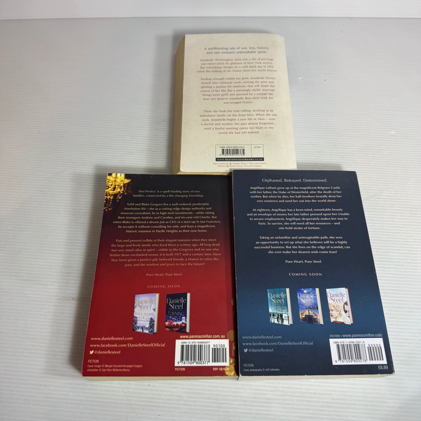 Danielle Steel Medium Paperback Book Bundle x 3 : The Duchess, Past Perfect, A Good Woman(2824)