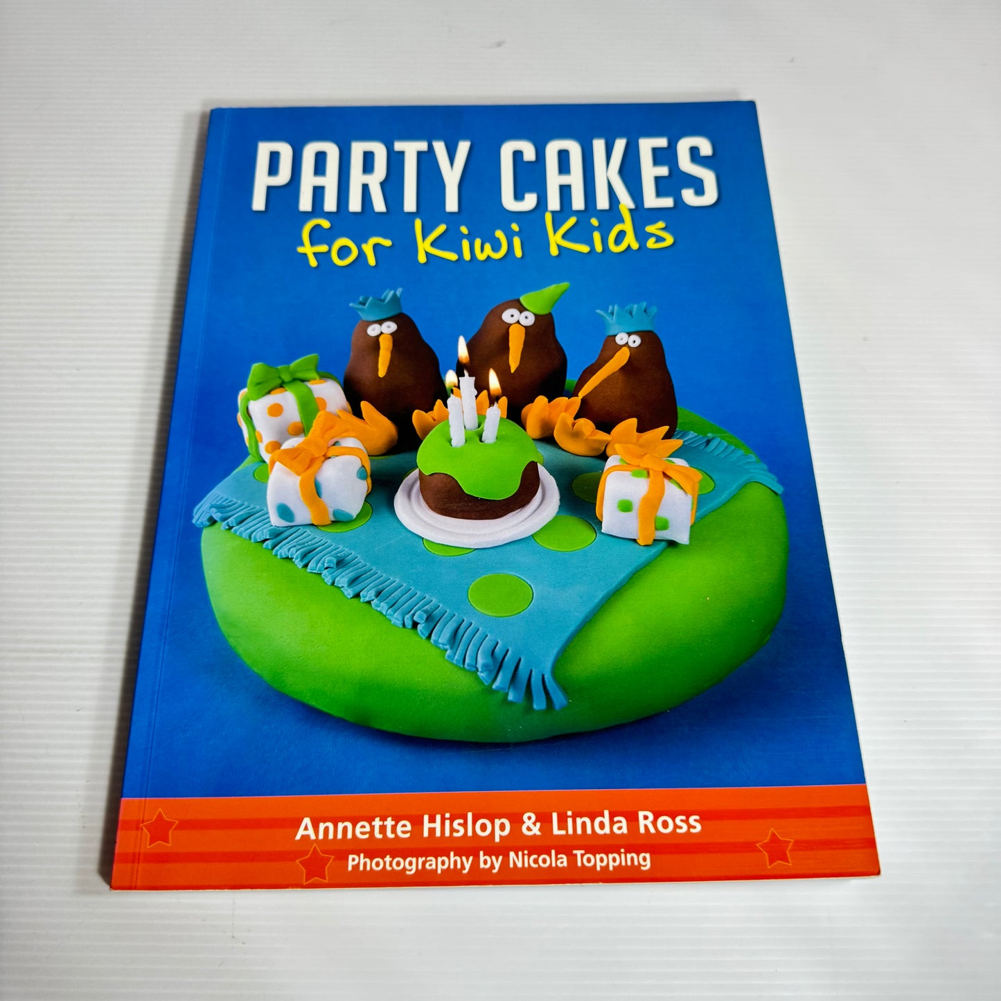 Kiwi Cupcake Book Bundle x 3 Books (3219)