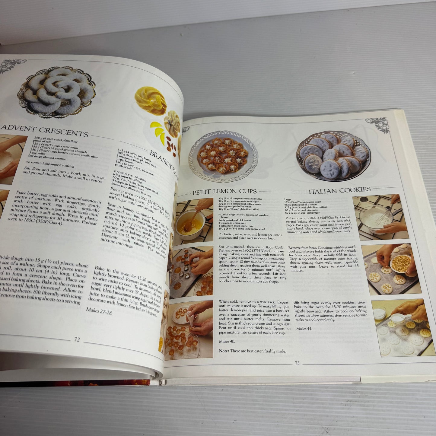 Christmas Cookbook Bundle x 2 : The Complete Christmas Cookbook & The Christmas Cookbook(2904)