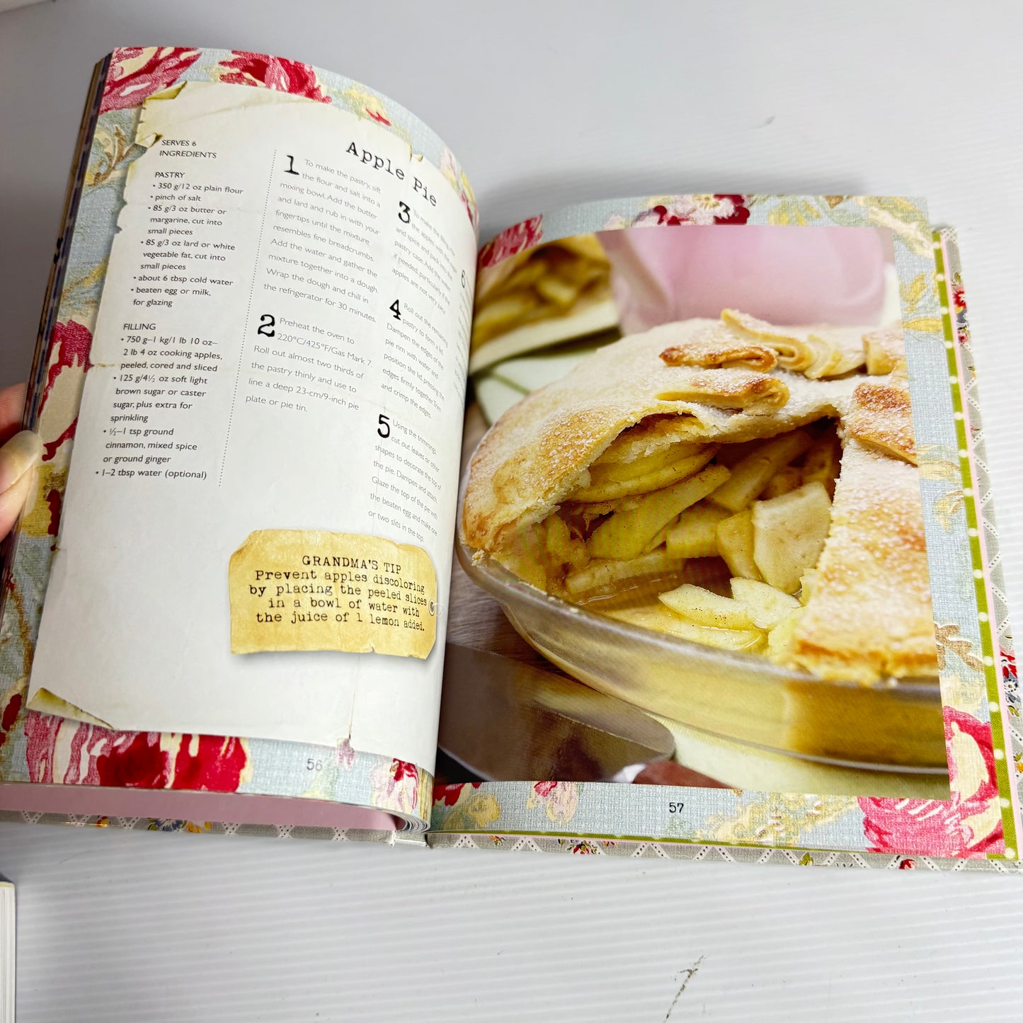 Baking Book Bundle x 3 : Cake Bible, Sweet and Simple Chocolate, Grandma's Sweet Treats (3206)