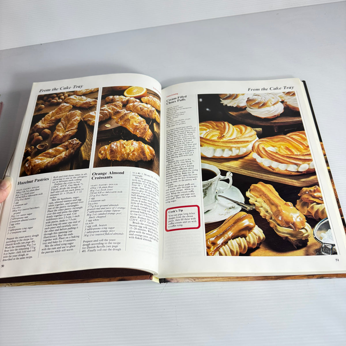 Baking Cookbook Bundle x 2 : The Best of Baking & Baking : Easy-to-Make Great Home Bakes - Carole Clements(3214)