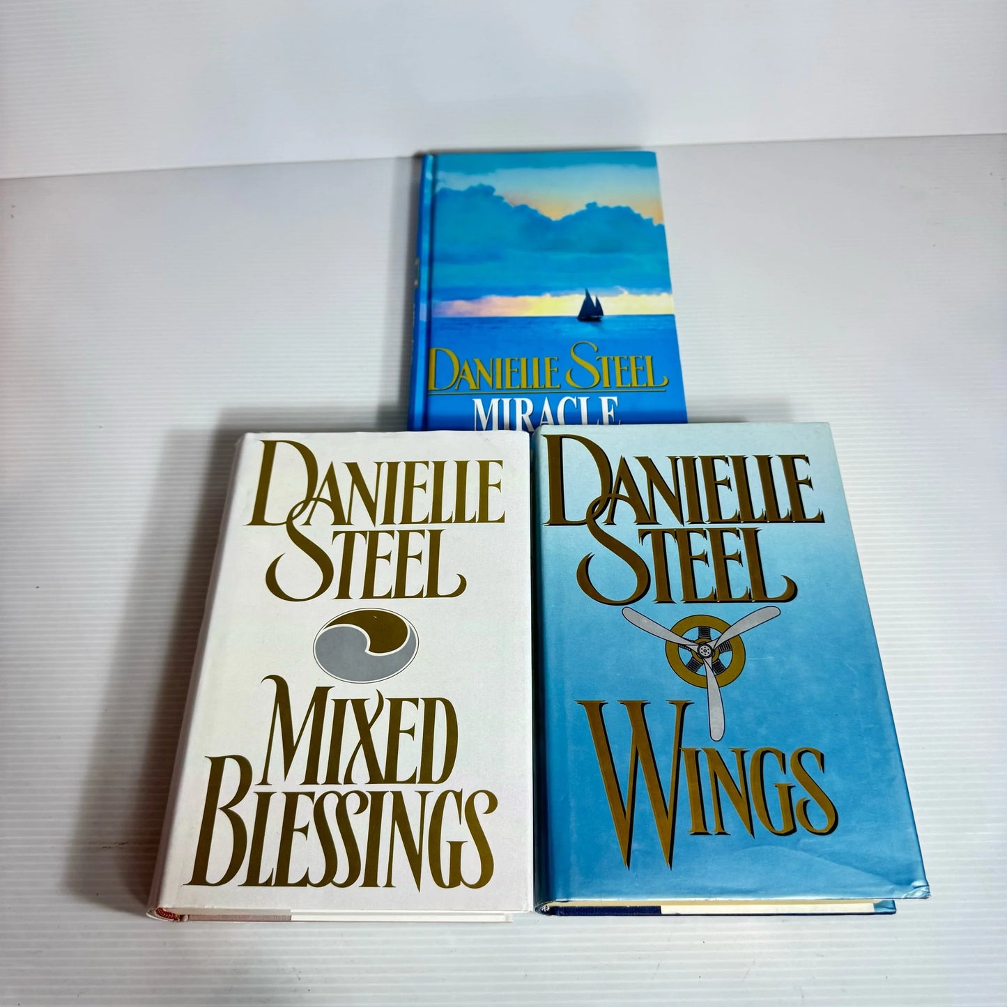 Danielle Steel Hardcover Book Bundle x 3 : Miracle, Wings, Mixed Blessings (2280)