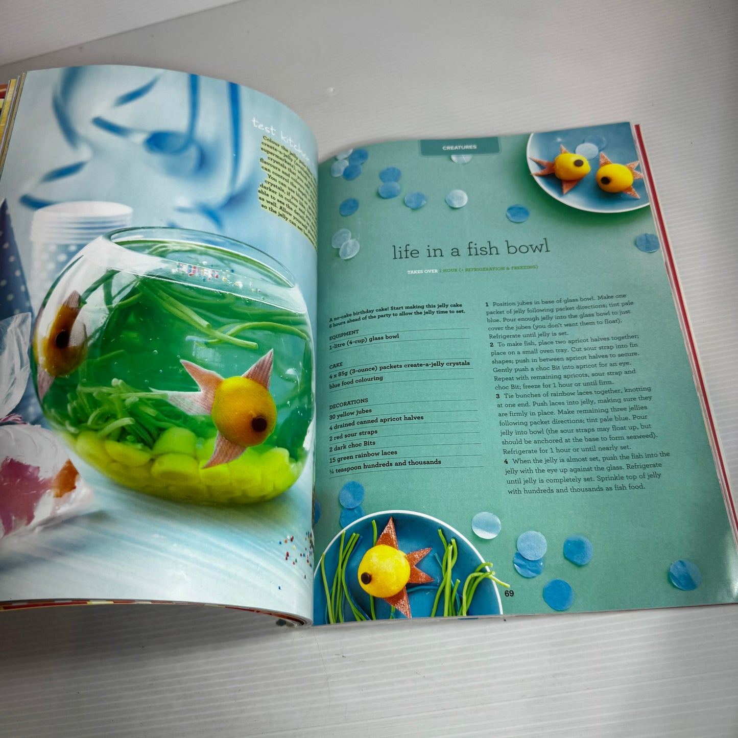 The Australian Women's Weekly Cookbook Bundle x 2 : Barbie Cookbook & Cheat's Cakes(2600)