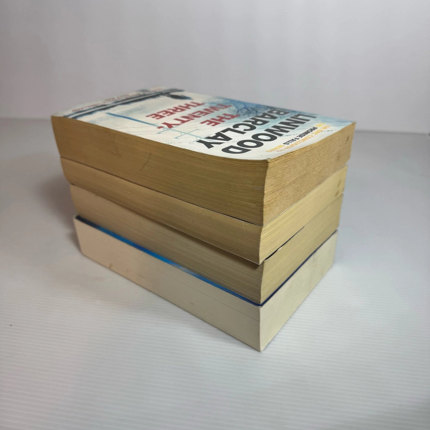 Thriller Crime Book Bundle x 4 Books : Mixed Authors (2171)