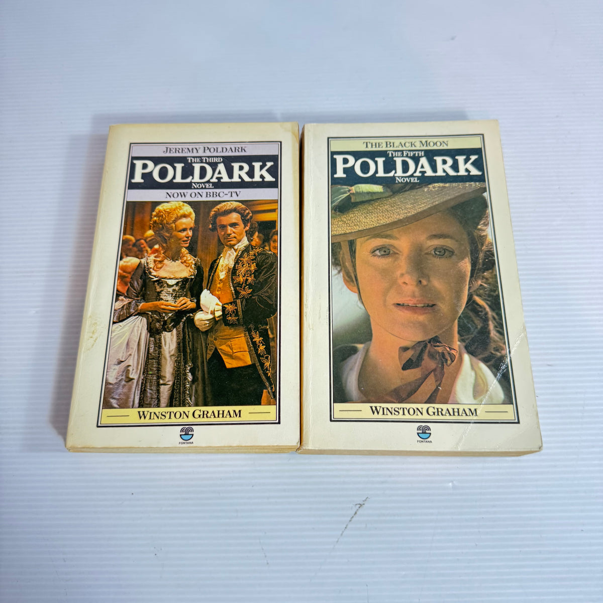 Poldark Bundle x 2 : Jeremy Poldark Book 3 & The Black Moon Book 5 - Winston Graham (3355)