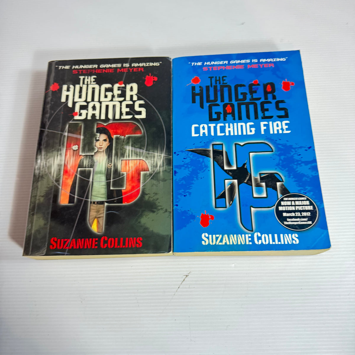 The Hunger Games Book Bundle x 2 : The Hunger Games & Catching Fire (3272)