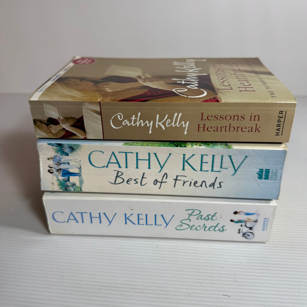 Cathy Kelly Bundle x 3 : Lessons In Heartbreak, Best of Friends, Past Secrets (3456)