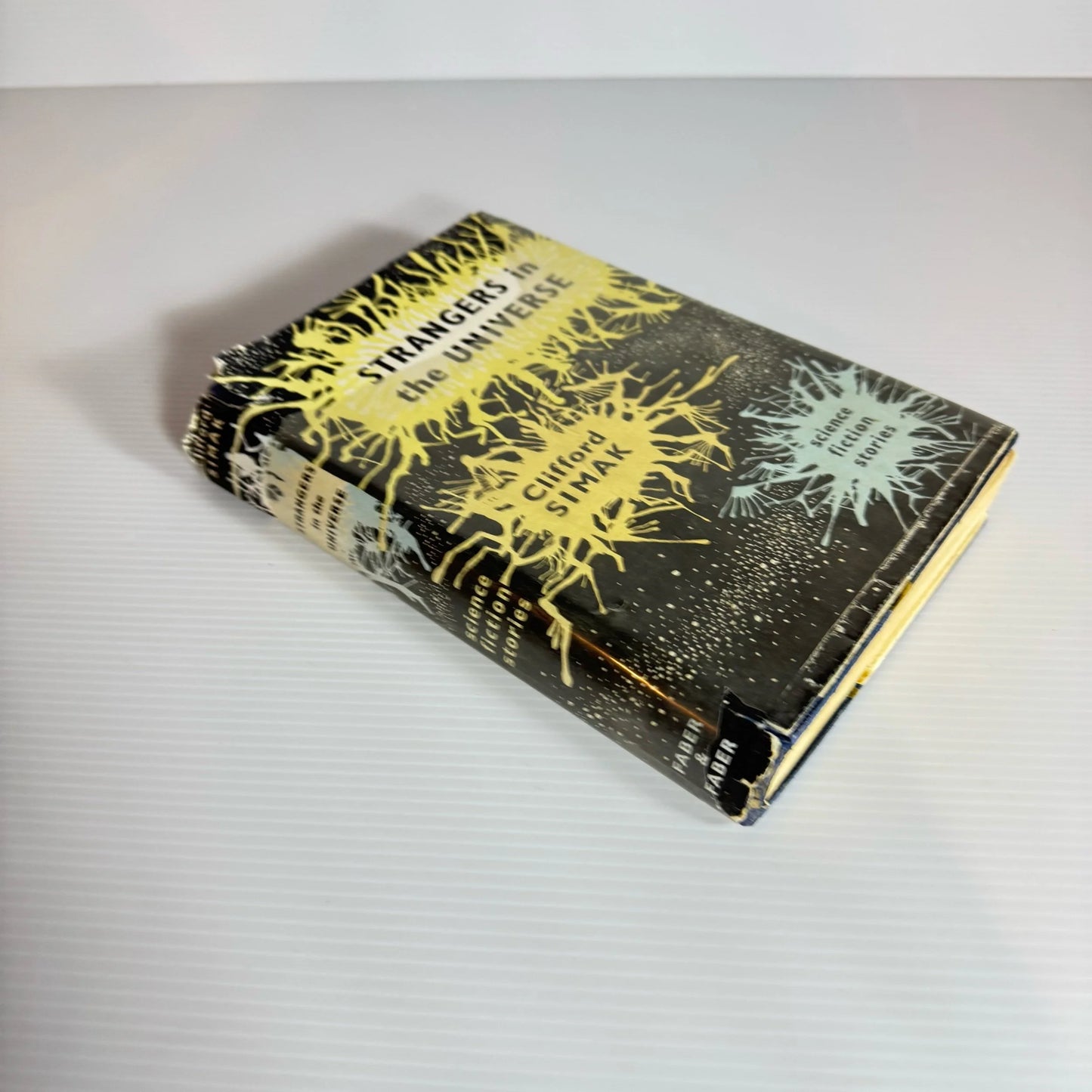 Strangers In The Universe: Science Fiction Stories - Clifford Simak (Vintage First Edition 1958)