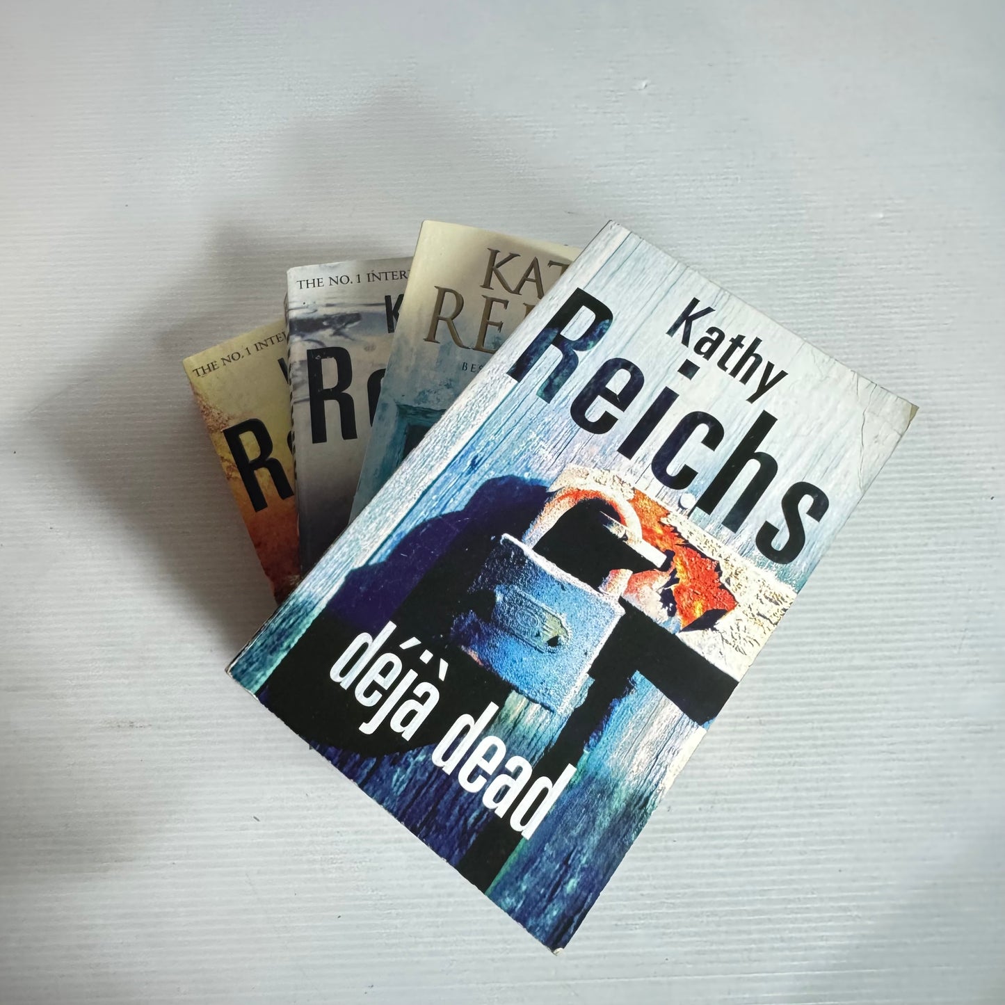 Kathy Reichs Book Bundle x 4 : Death Du Jour, Deadly Decisions, Deja Dead, Grave Secrets (2847)