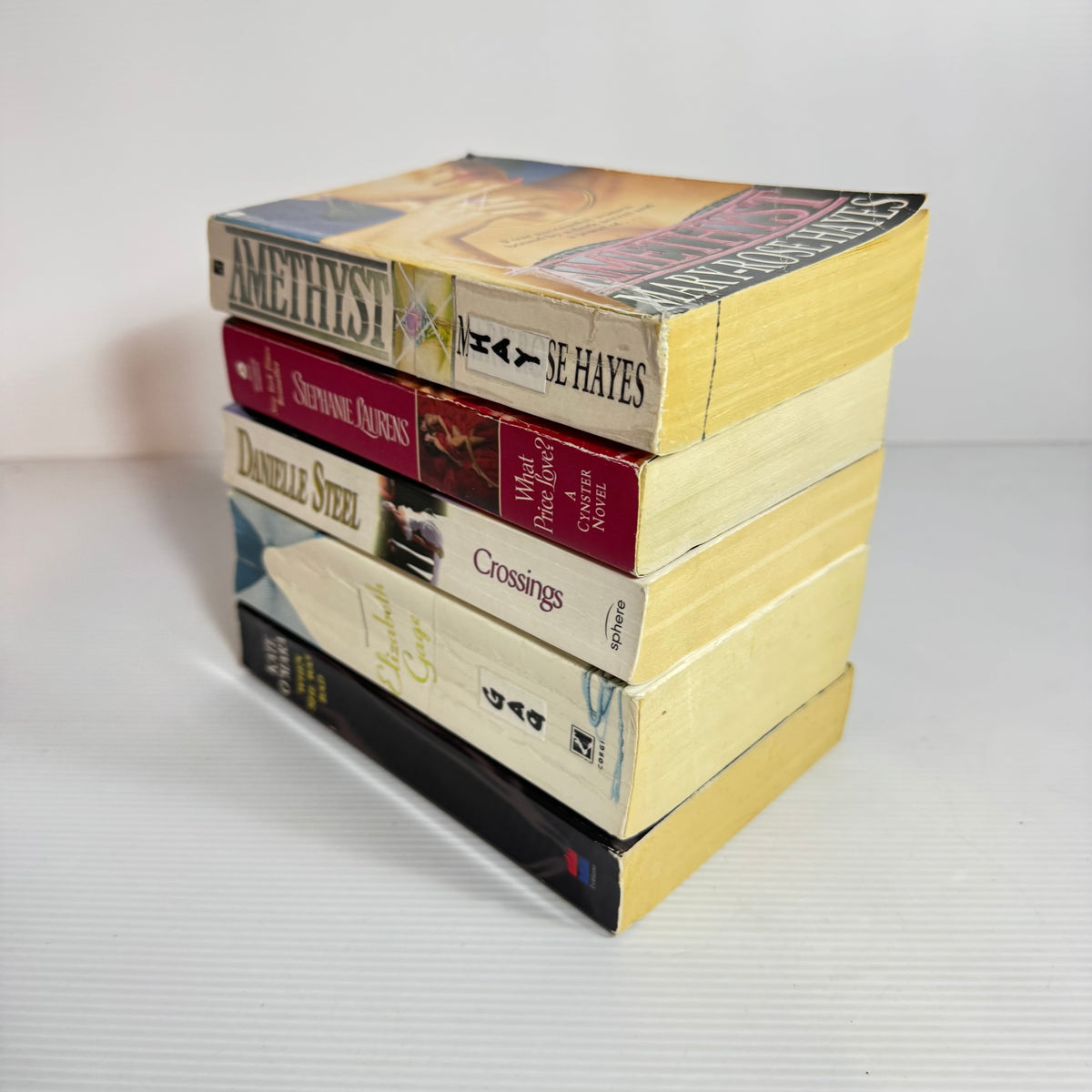 Romance Bundle x 5 : What Price Love? - Stephanie Laurens, Crossings - Danielle Steel, Amethyst - Mary-Rose Hayes, When She Was Bad - Kate O'Mara, A Glimpse of Stocking - Elizabeth Gage (3400)