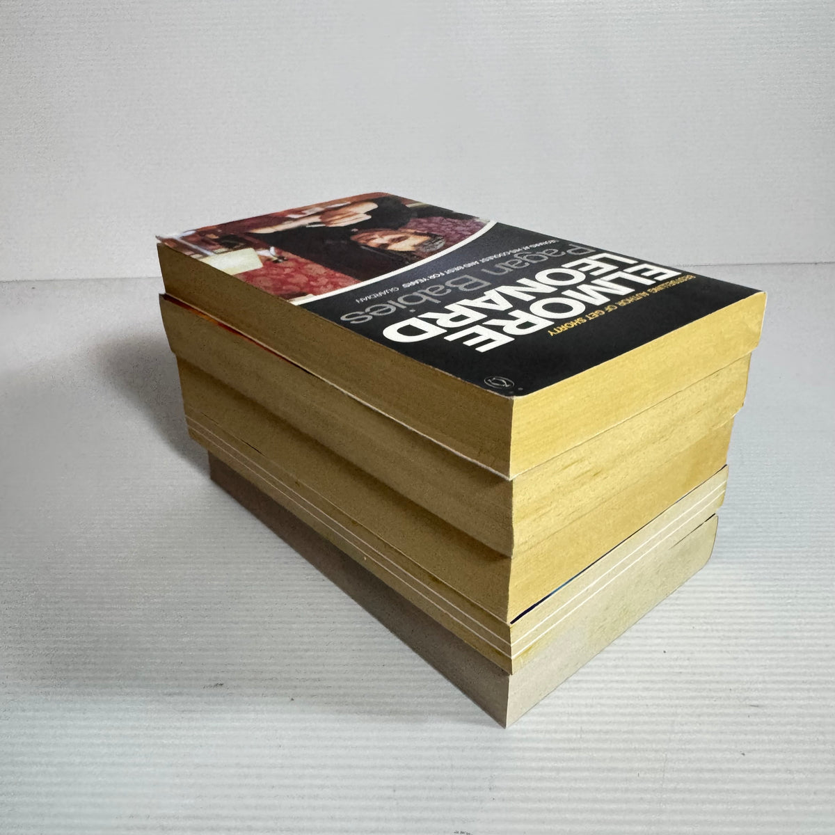 Thriller Suspense Bundle x 5 : A View From the Square - John Trenhaile, Wildfire - Susan Geason, Pagan Babies - Elmore Leonard, Murder with Venom - Brian Marriner, Hidden - Benedict Jacka (3434)