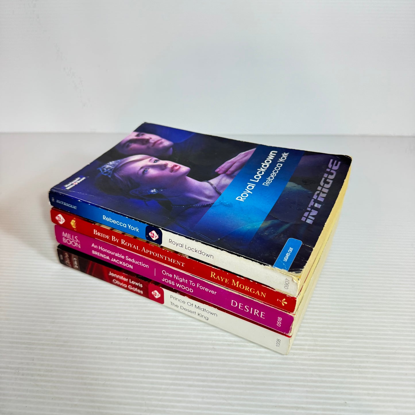 Mills & Boon Mixed Bundle : Desire, Royal, Intrigue : 4 x Books 6 x Stories (2487)